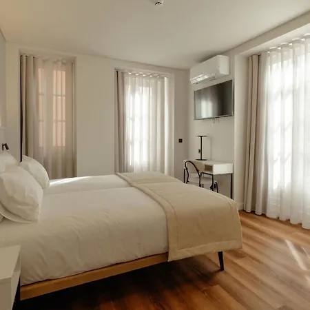 Livo Boutique Living Πανσιόν